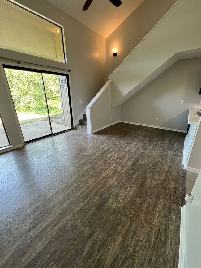 Building Photo - Spacious Unit at Crossland Downs (Across f...