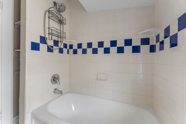 Building Photo - Stunning Craftsmen Beauty 3/1.5  bath 2000 sf! -ALBERTA/CONCORDIA