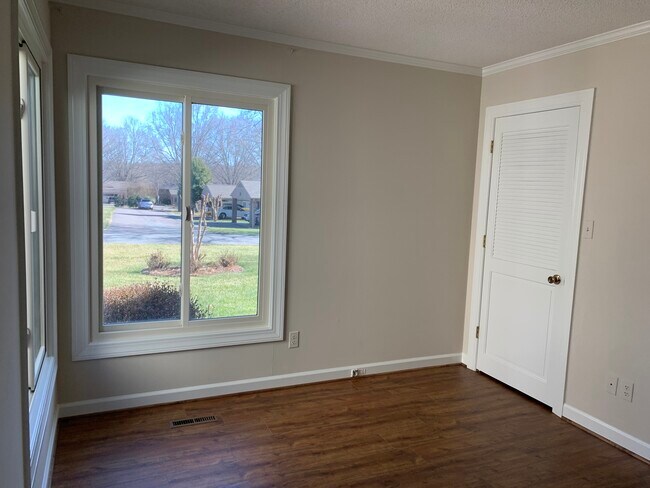 Building Photo - 132 Spyglass Dr