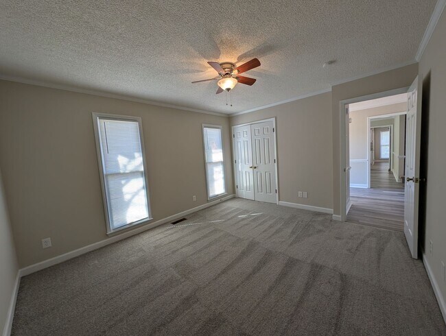 Building Photo - Gorgeous Brick 4 bedroom, 4 bathroom home located in the Farmwood community in Minthill!