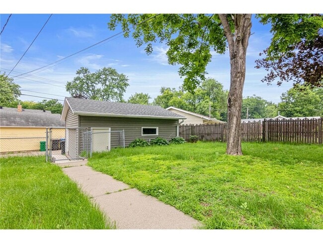 Building Photo - 5712 25th Ave S