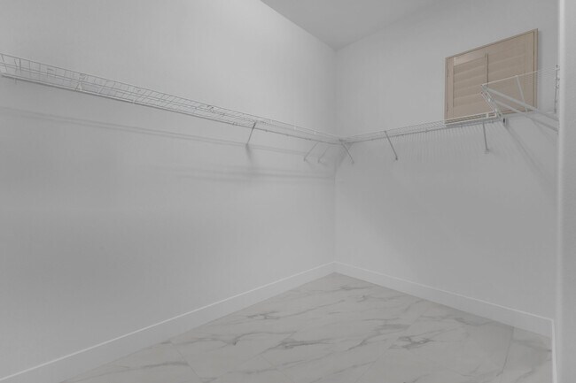 Building Photo - 44397 Mesquite Dr