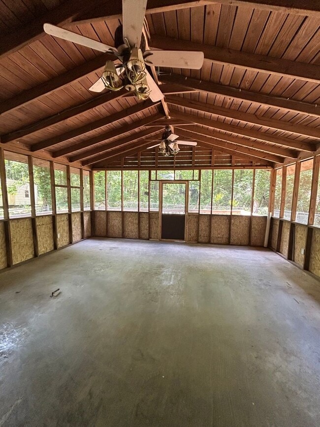 Building Photo - 5402 Arrow Ave