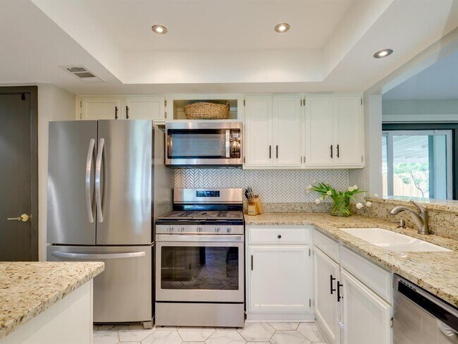 Building Photo - 3203 Foster Ln