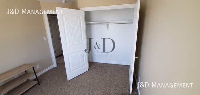 Building Photo - 2349 Jim Bridger Dr