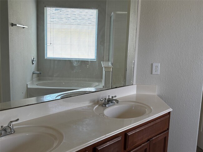 Building Photo - 21518 Haylee Way