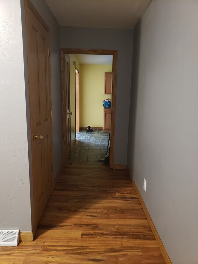 Building Photo - 608 W South St