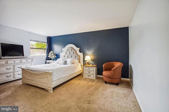 Building Photo - 21 Silverwood Cir