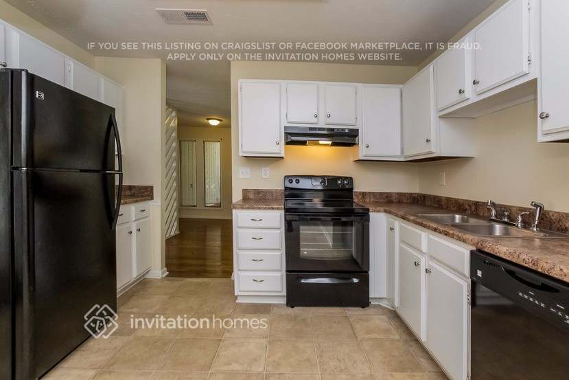 Building Photo - 2690 Big Oaks Dr