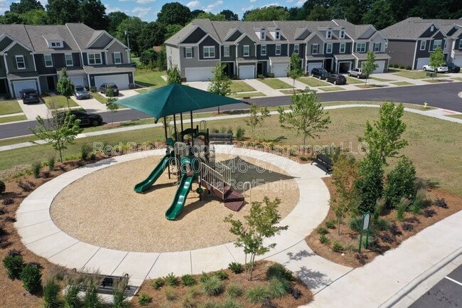 Building Photo - 2785 Yeager Dr NW