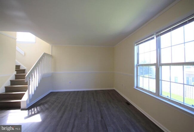 Building Photo - 4000 Quaker Ct