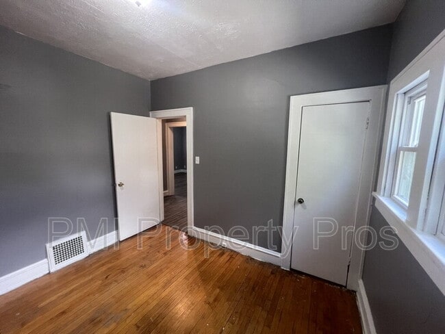 Building Photo - 1536 N 38th St