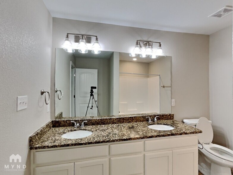 Building Photo - 709 Rolling Terrace Cir