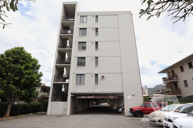 Building Photo - 2 Bedrooms | 2 Bathroom | 1 Parking in Makiki