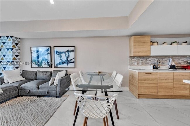 Building Photo - 16385 Biscayne Blvd