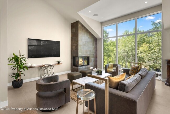 Building Photo - 552 Mountain Laurel Dr