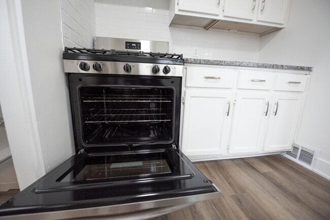 Building Photo - 1937 Washington Ave