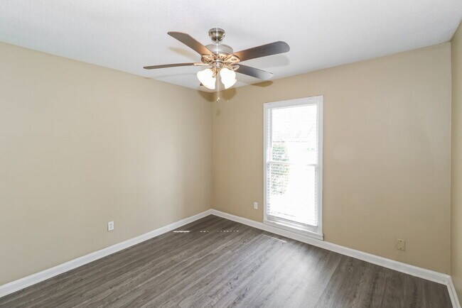 Building Photo - 8400 Timber Creek Dr