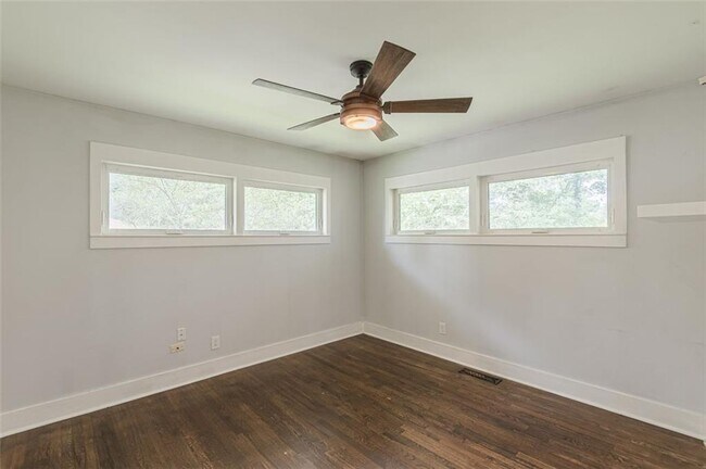 Building Photo - 2314 Bryant Dr