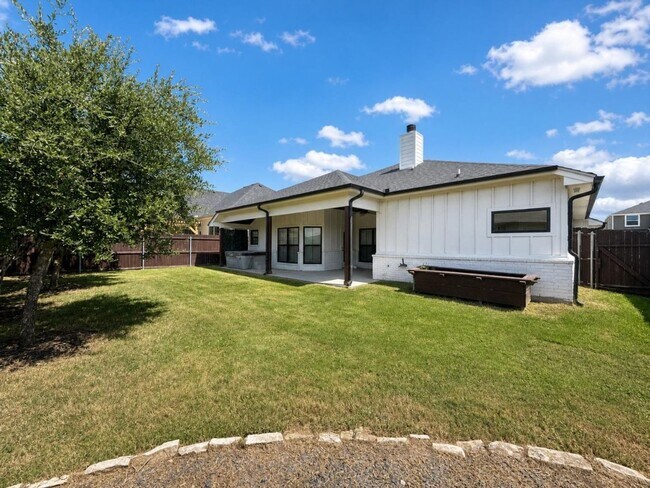 Building Photo - Modern 3 Bed / 2 Bath Home in West Temple
