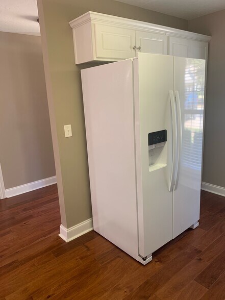 Kitchen - 154 Orchard Way