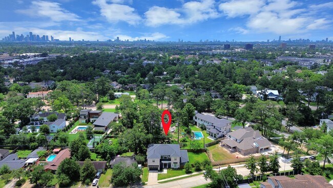 Building Photo - 739 Azaleadell Dr