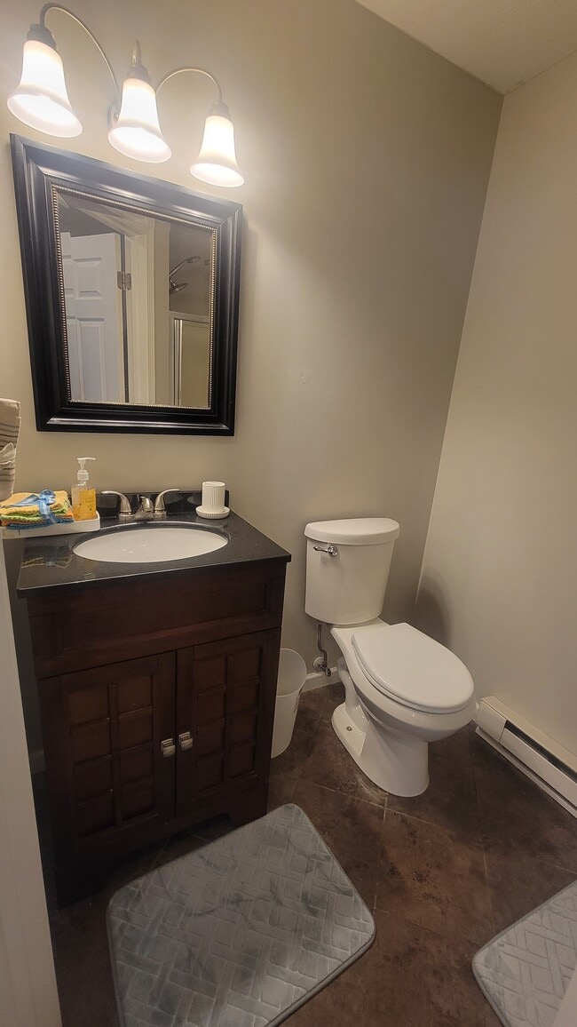 Building Photo - 615 Hilltop Terrace