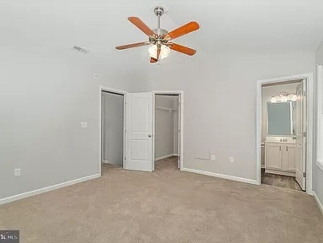 Building Photo - 3 Bedroom Townhome in Hanover