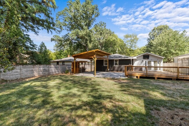 Building Photo - 2115 Bellaire Ave