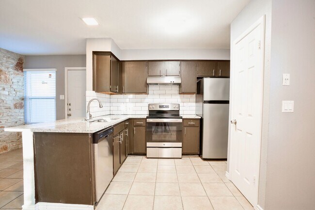 Building Photo - 4431 Whispering Valley Dr