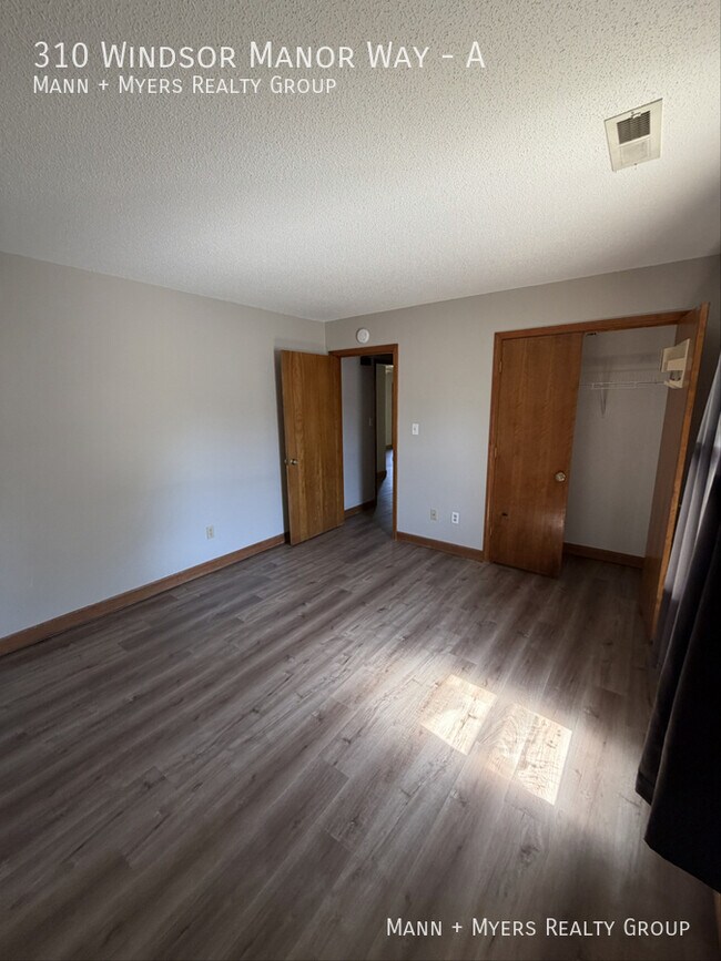 Building Photo - 310 Windsor Manor Way