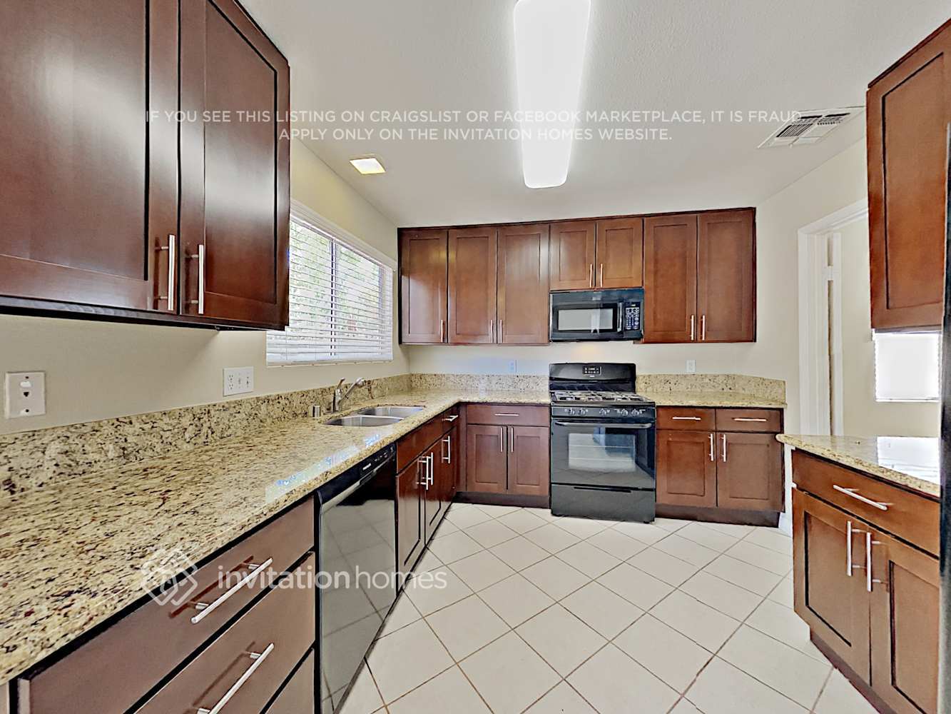 Building Photo - 2308 Lone Pine Dr