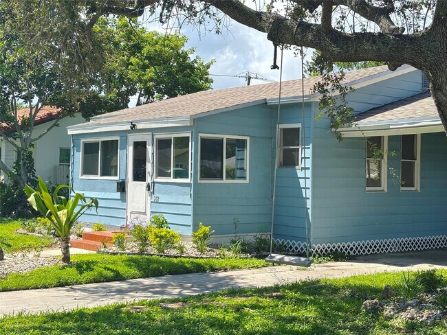 Building Photo - 342 SW 2nd Ave