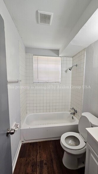 Building Photo - 1459 W 20th St