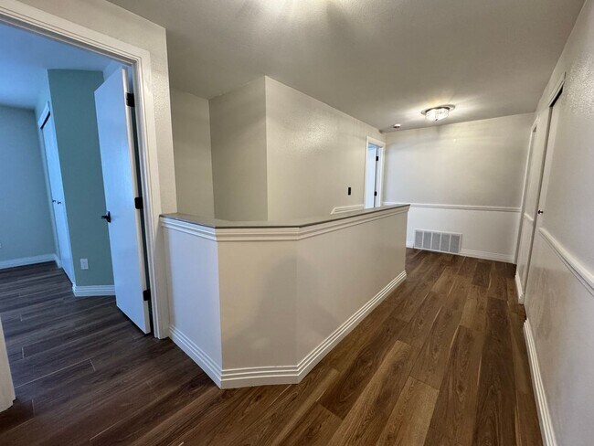 Building Photo - Fully updated 3 bed/2.5 bath home