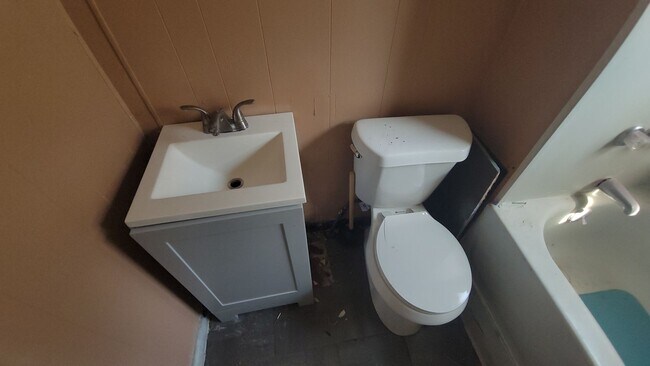 Building Photo - Charming 3-bedroom home, ready for you!
