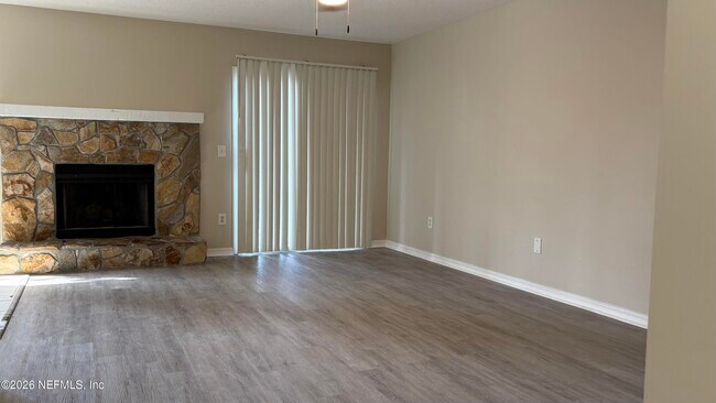 Building Photo - 11467 Fort Caroline Lakes Dr N