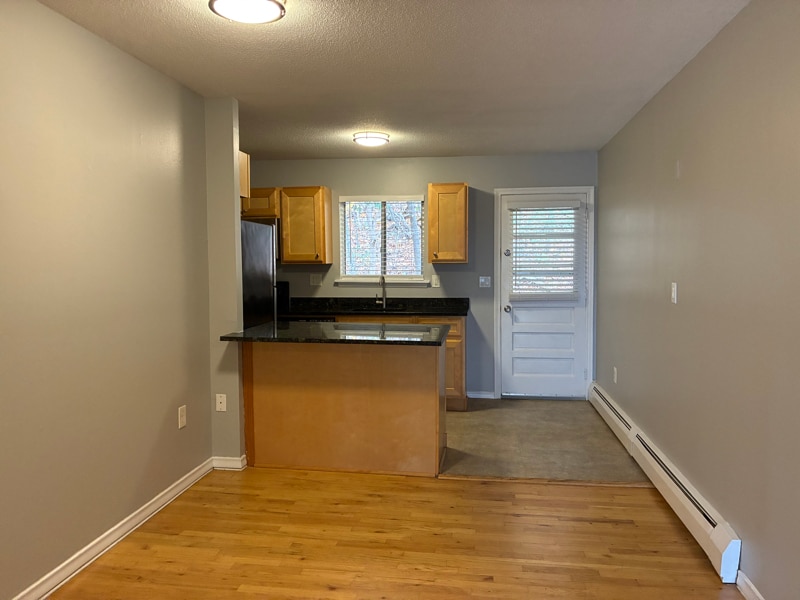 Building Photo - 271 Main St