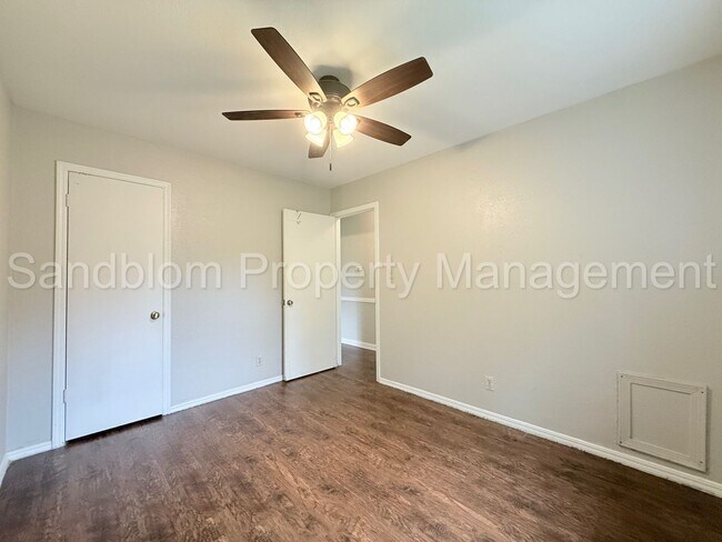 Building Photo - FOR LEASE | East Tulsa | $1,225 Rent