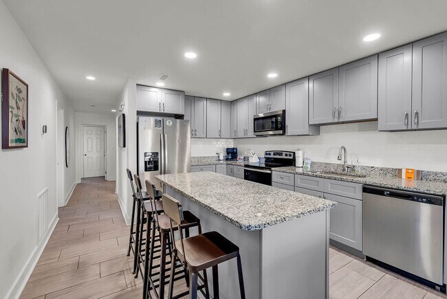 Building Photo - 511 S Ocean Blvd