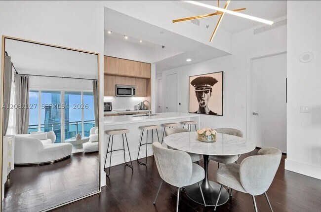 Building Photo - 951 Brickell Ave