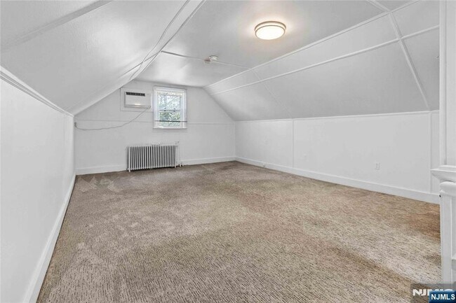 Building Photo - 106 Park Ave