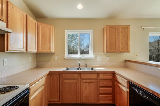Building Photo - Central 3-Bedroom Ranch Home with Attached Garage
