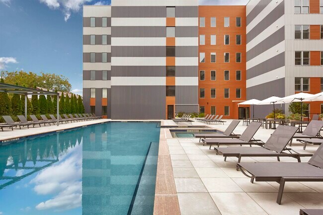 Building Photo - 400 Claremont Ave