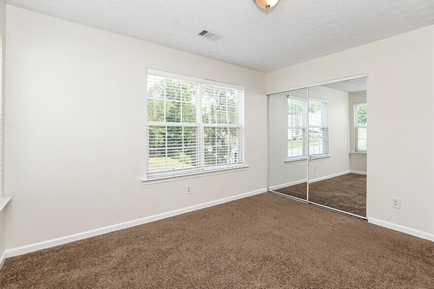 Building Photo - 120 Holly Mill Village Dr