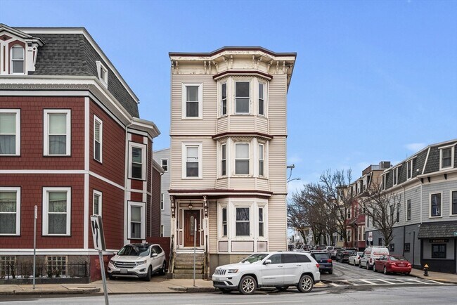 Building Photo - 172 Dorchester St