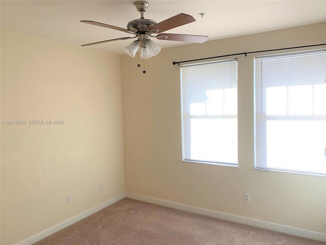 Building Photo - 690 Amador Ln