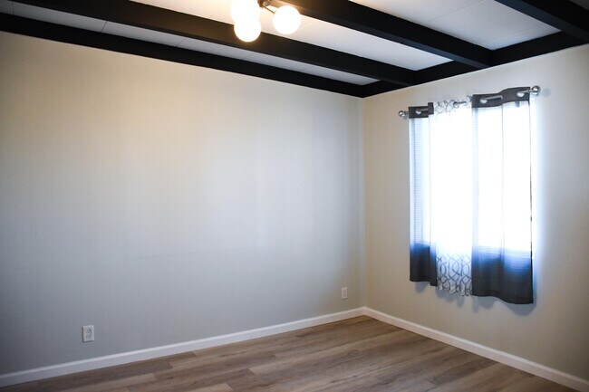 Building Photo - 61576 Aberdeen Dr