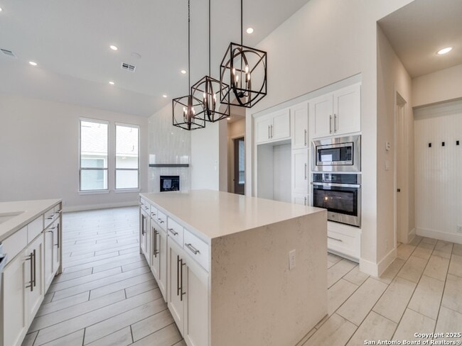 Building Photo - 122 Wildrose Hill Dr