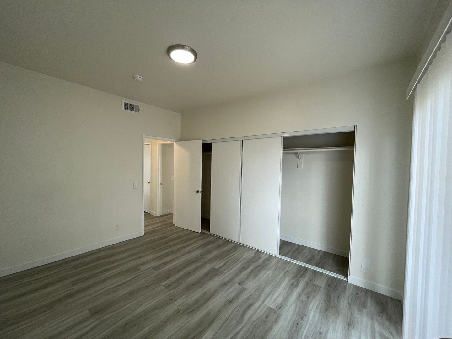 Building Photo - 11459 Collins St